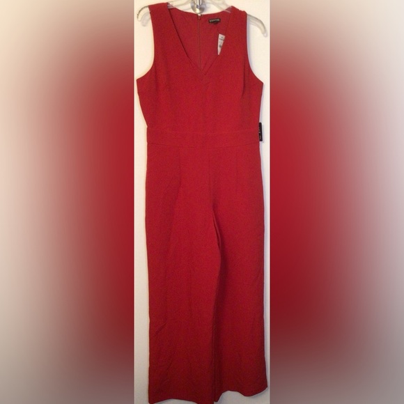 NWT Express Elegant Red Sleeveless Jumpsuit size 12 - Picture 2 of 11